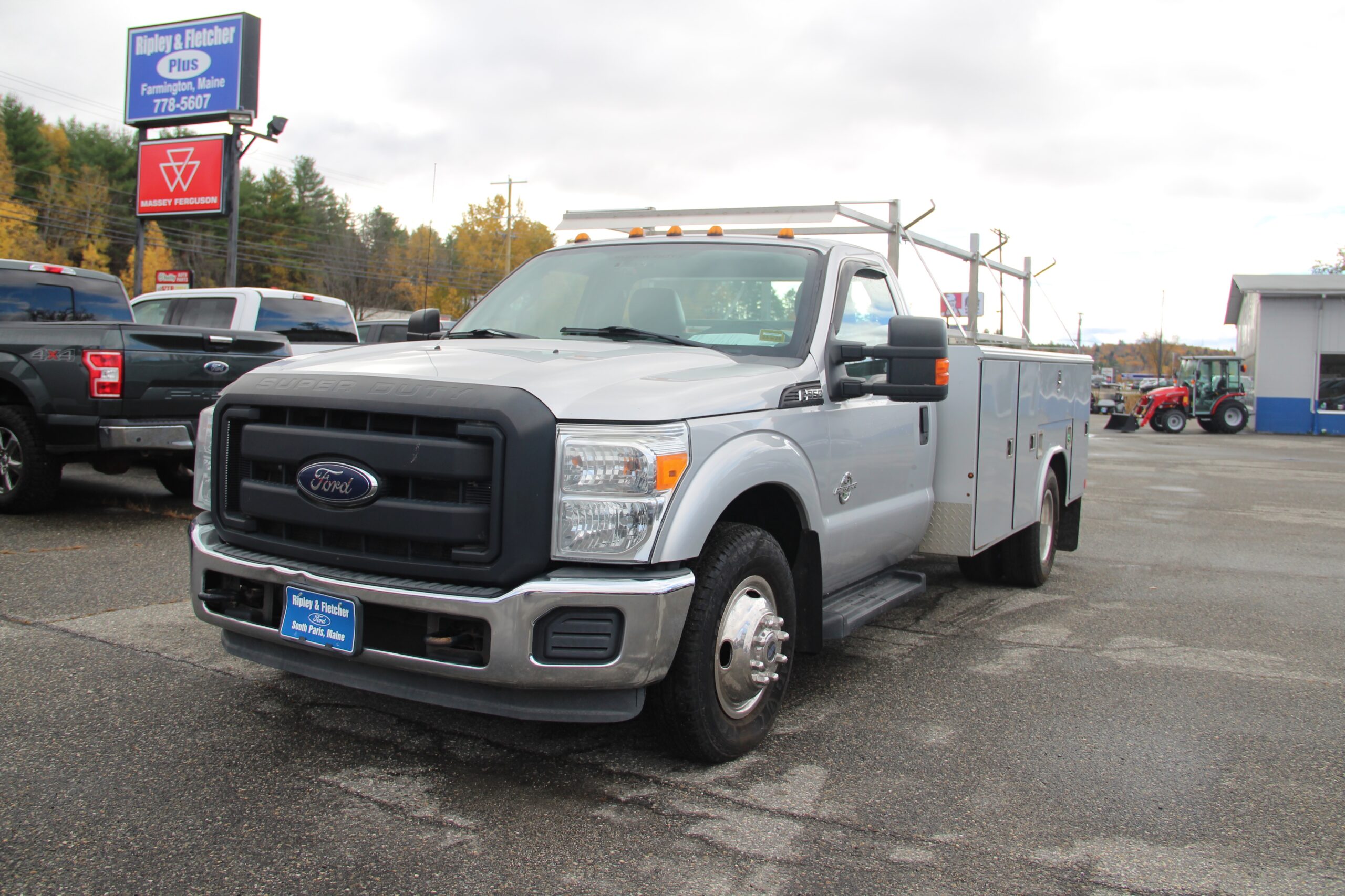 2016 Ford F-350 Super Duty Chassis Cab XL
