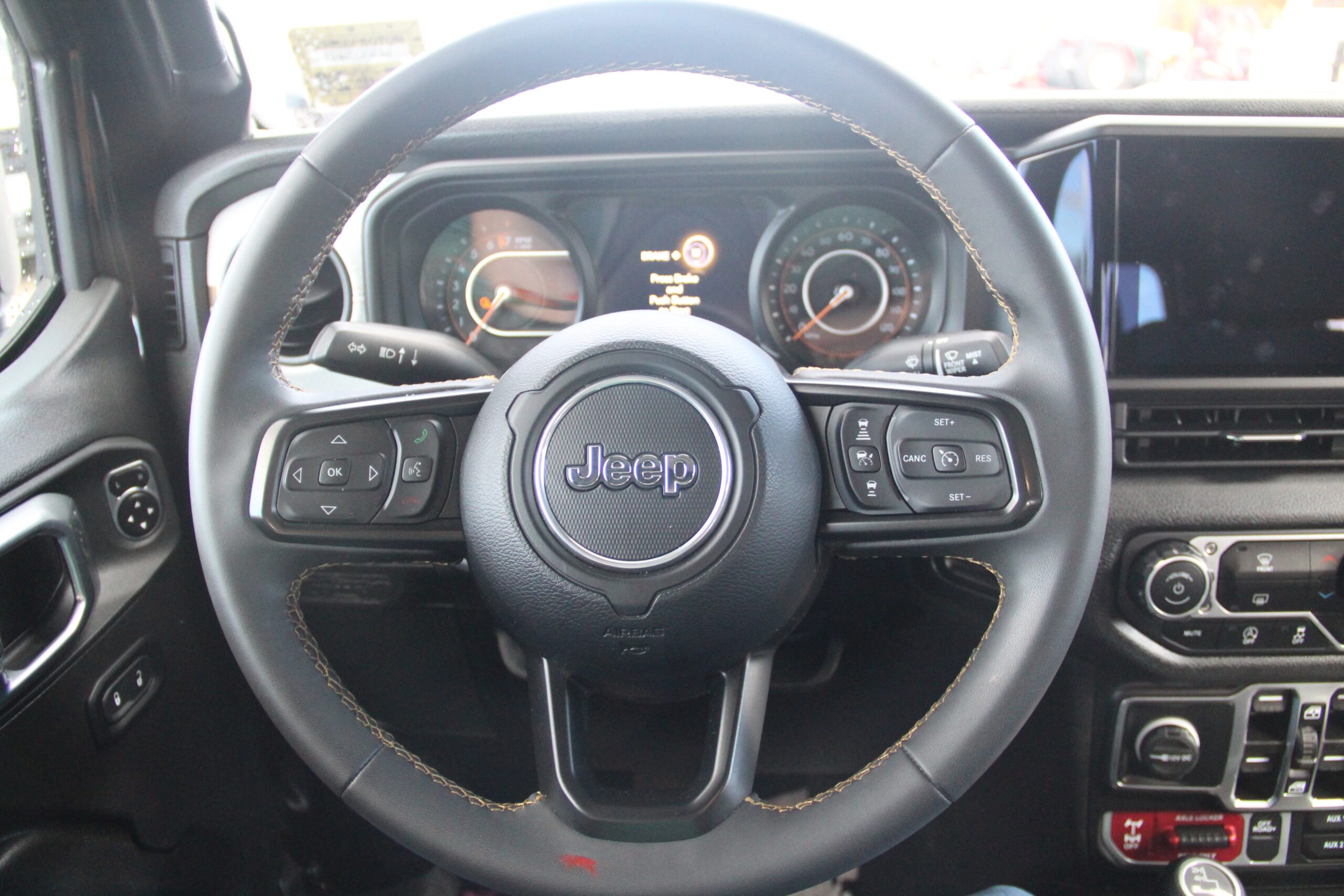 2024 Jeep Gladiator Willys - Photo 14