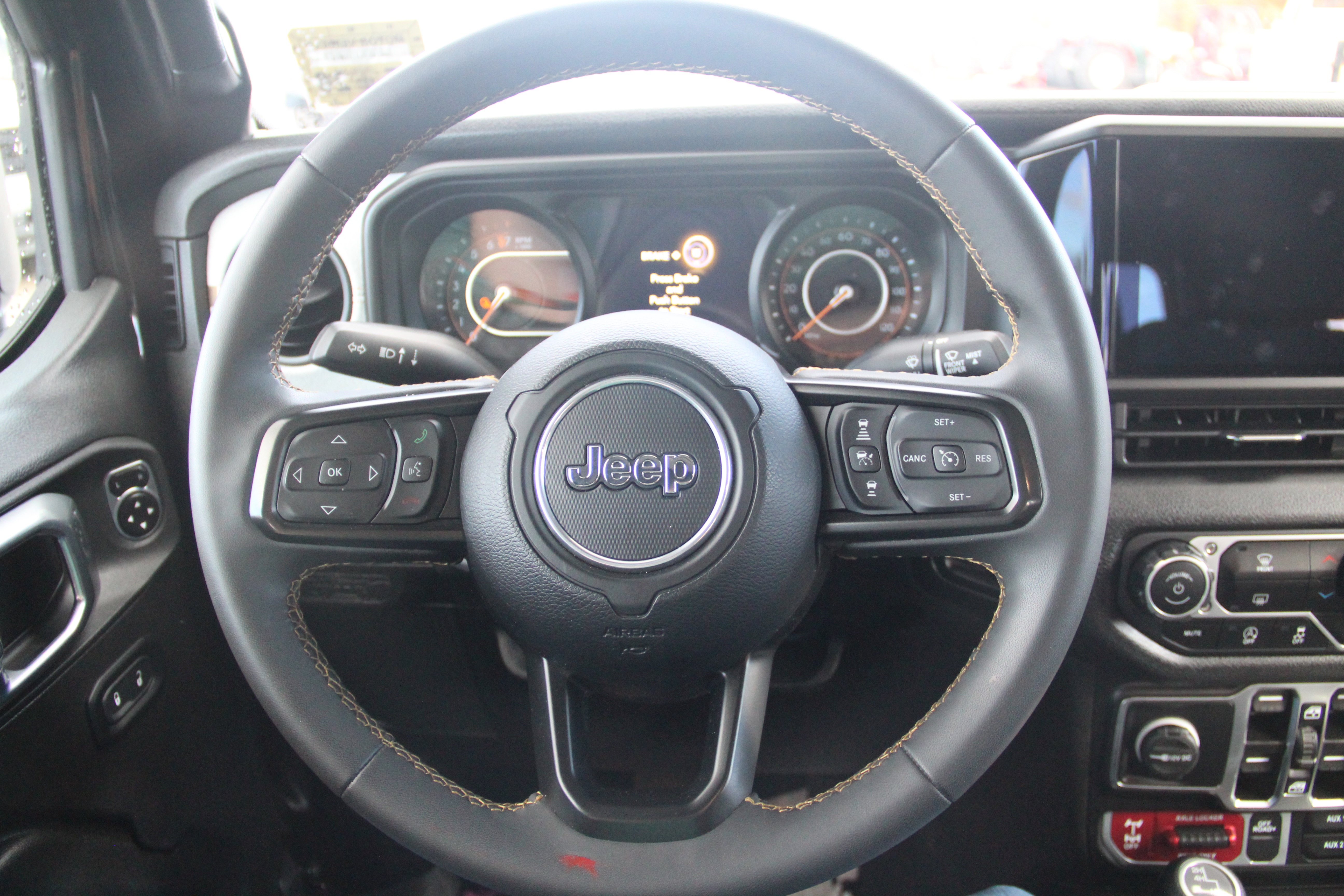 2024 Jeep Gladiator Willys - Photo 29