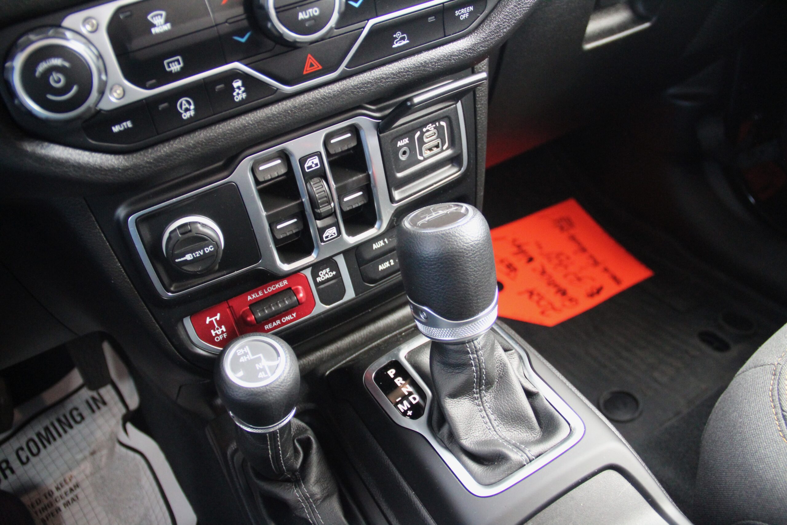 2024 Jeep Gladiator Willys - Photo 15
