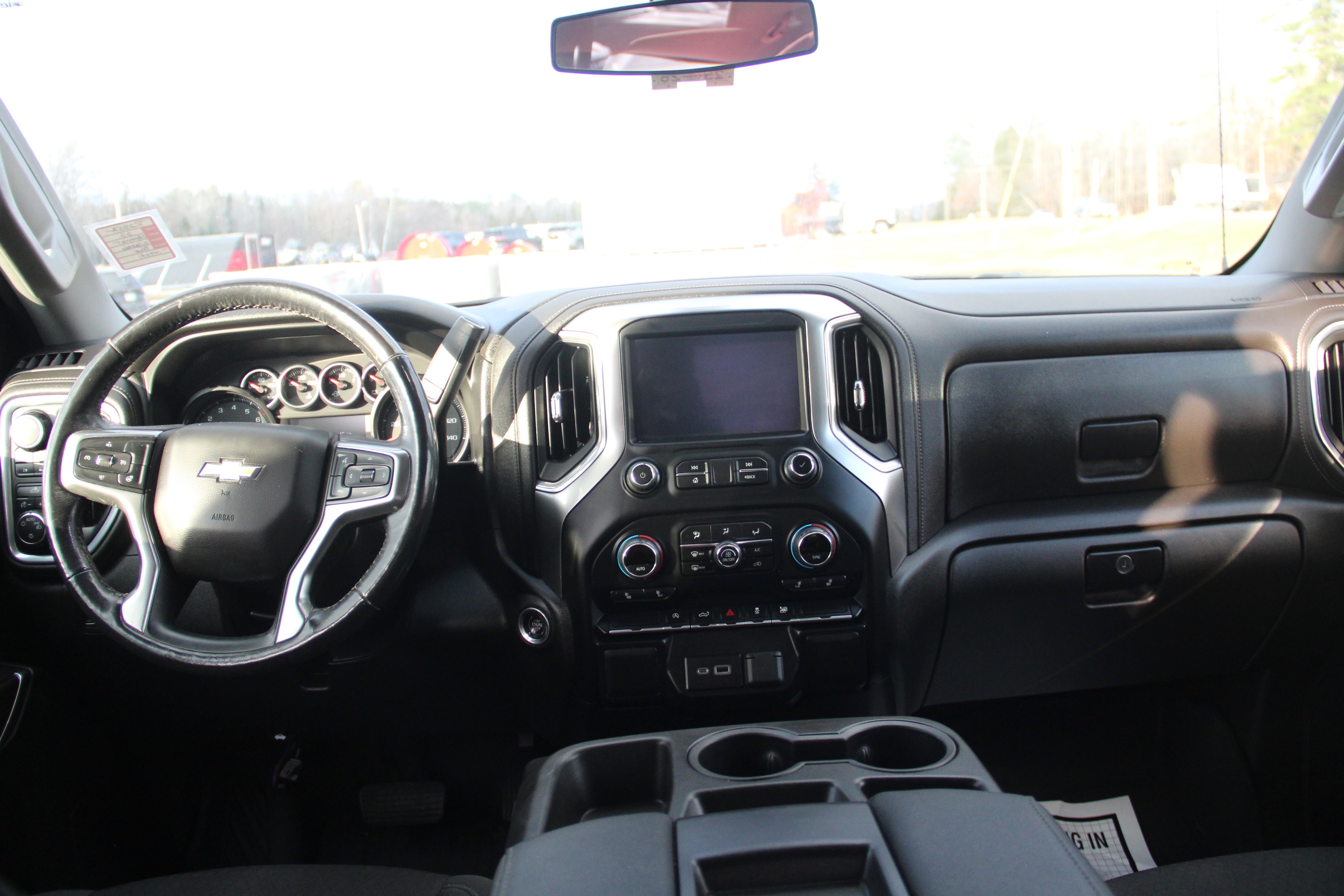 2022 Chevrolet Silverado 1500 LT - Photo 26