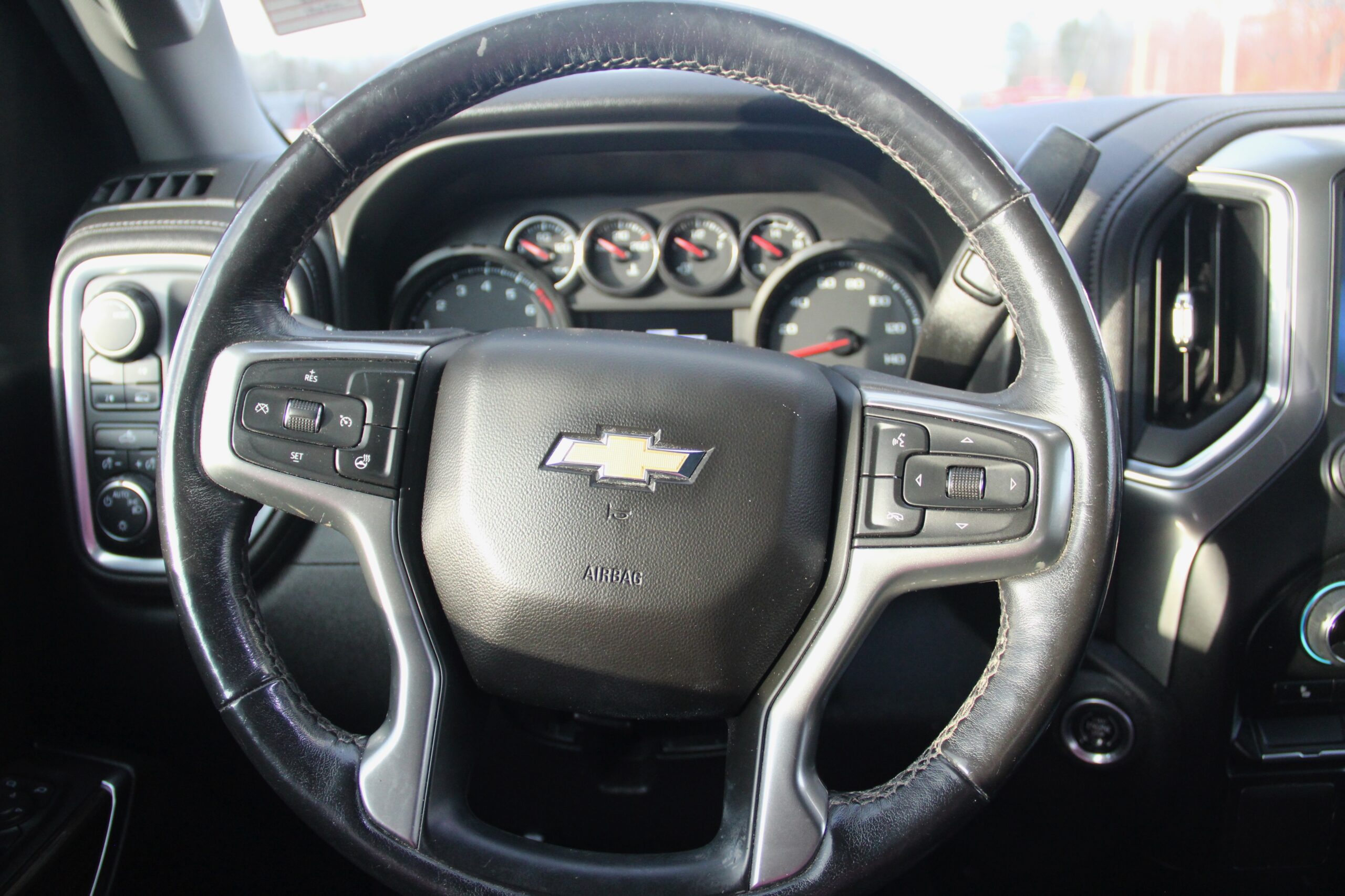 2022 Chevrolet Silverado 1500 LT - Photo 14
