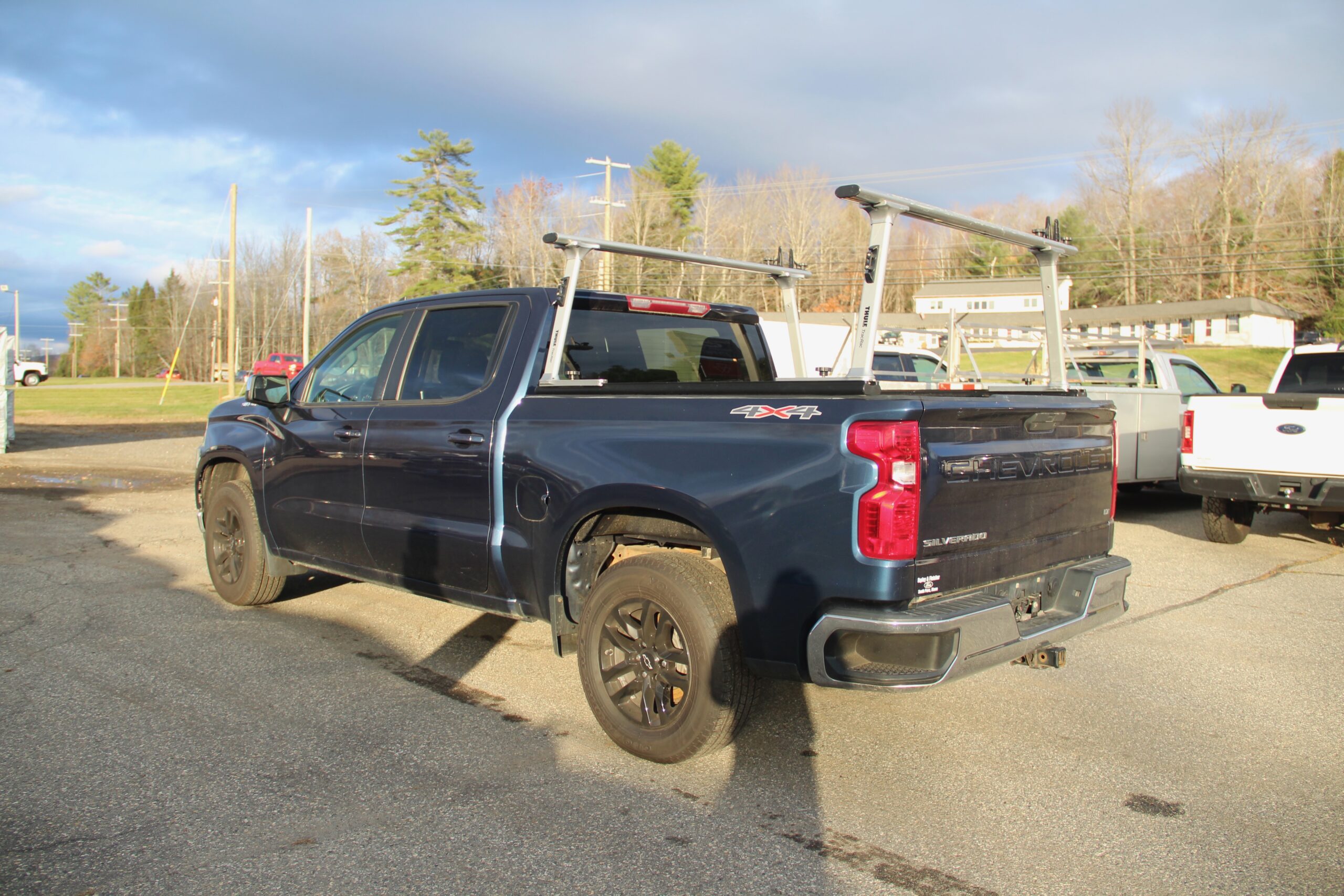 2022 Chevrolet Silverado 1500 LT - Photo 3